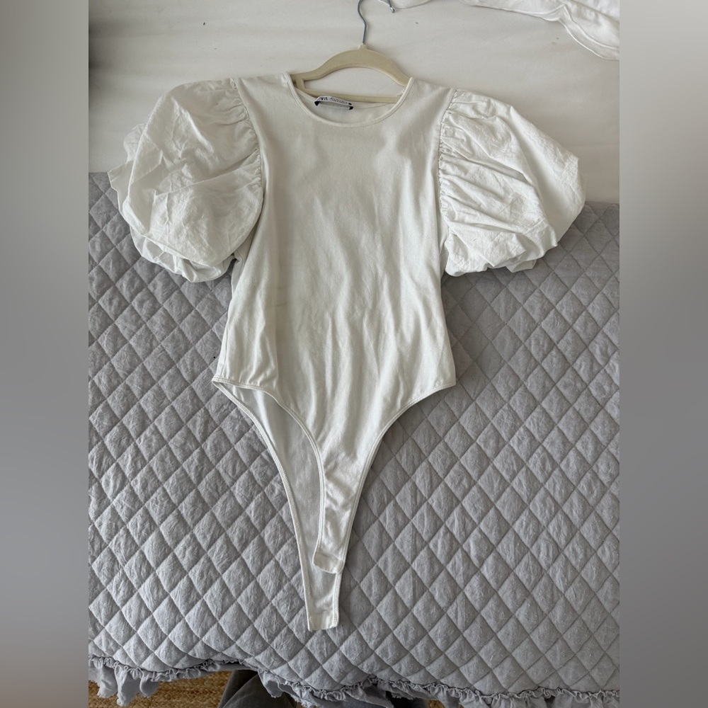 Zara White Puff Sleeve Bodysuit